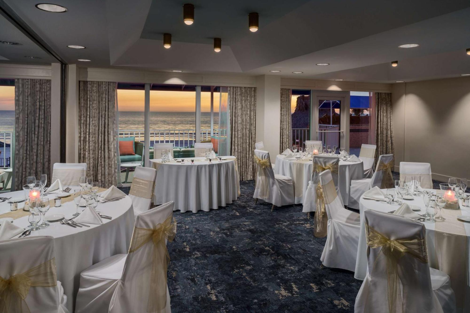 Doubletree By Hilton Tampa Bay - North Redington 3* St. Pete Beach